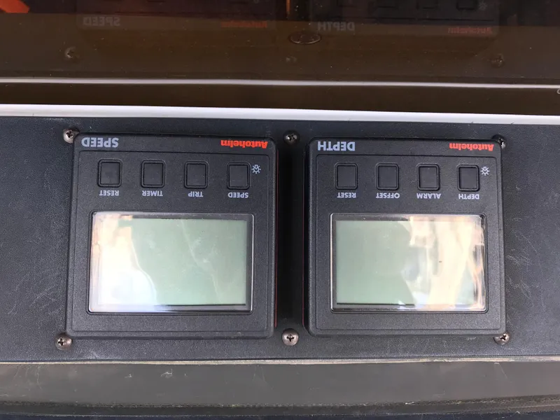 1998 Hunter 45 Center Cockpit