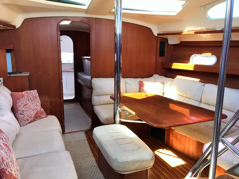 1998 Hunter 45 Center Cockpit