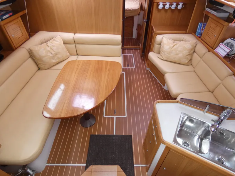 2009 Catalina 375