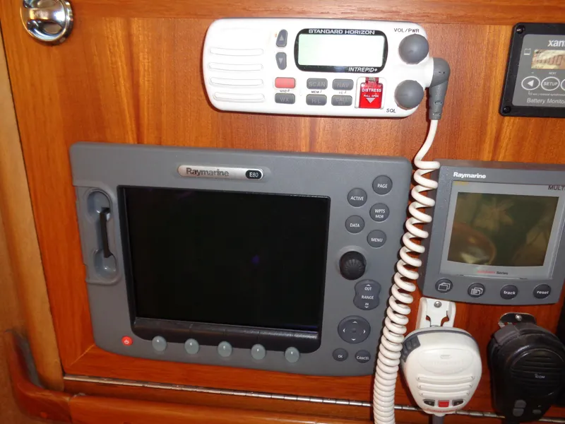 E80 Raymarine