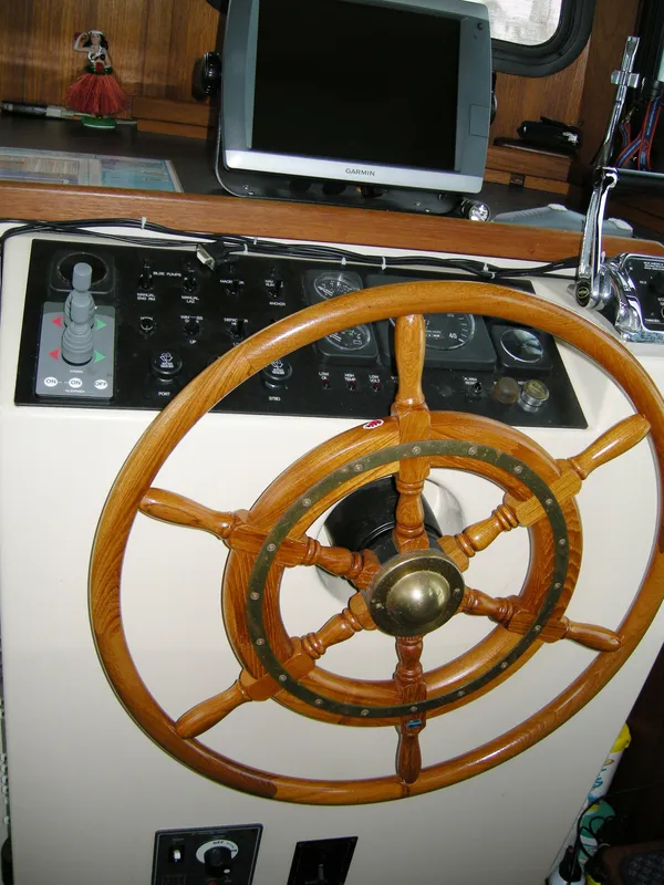 Lower helm