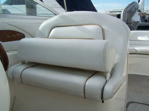 HELM SEAT