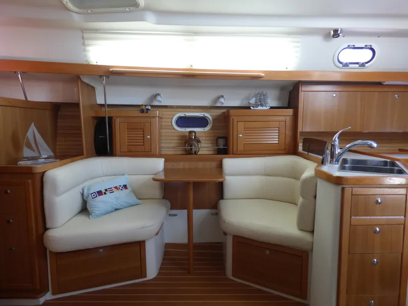 2008 Catalina 375