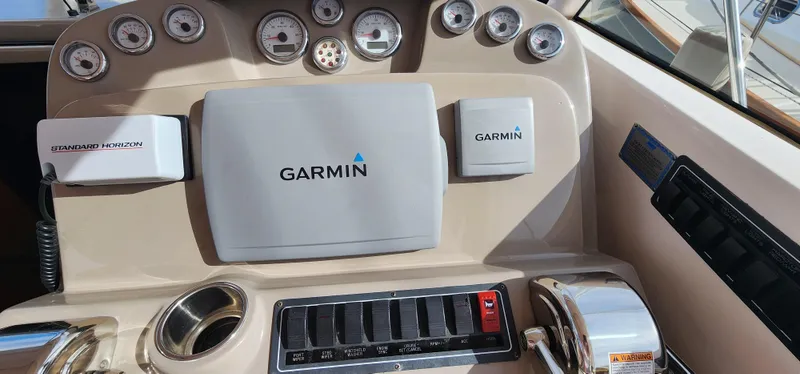 Dashboard of 2012 Tiara Yachts 3100 Coronet with Garmin navigation system.