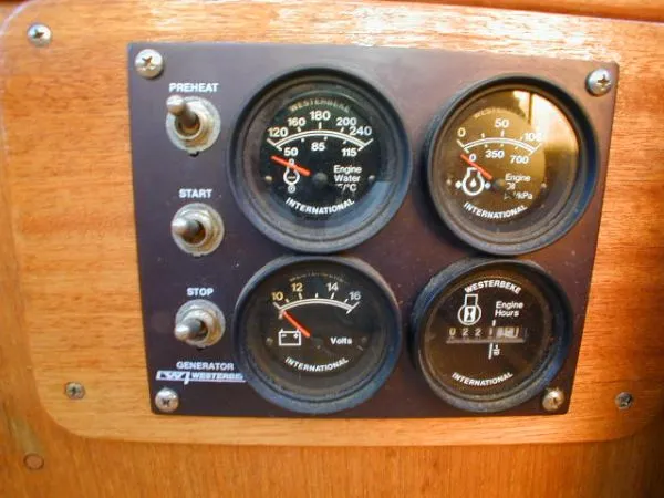 1979 CHB TRI CABIN TRAWLER