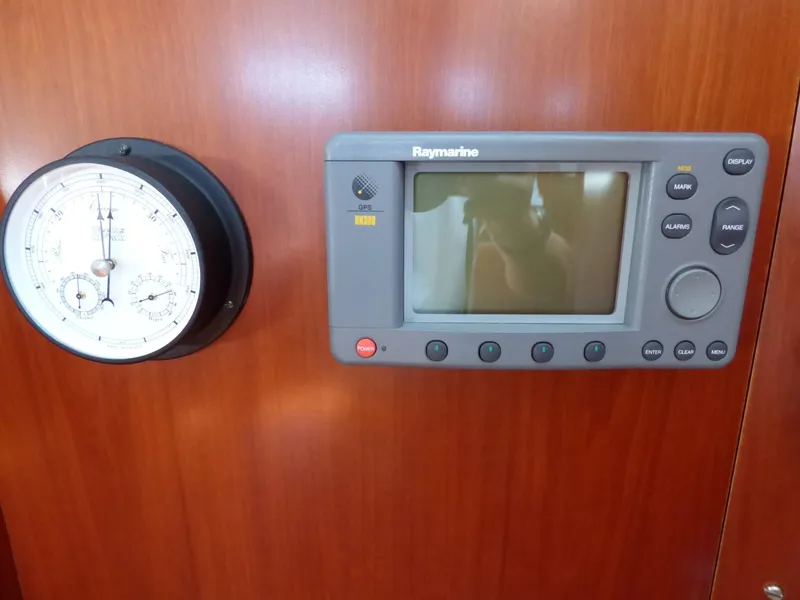 2004 Beneteau 373