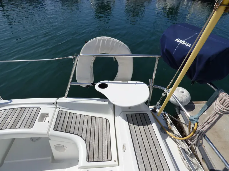 2004 Beneteau 373