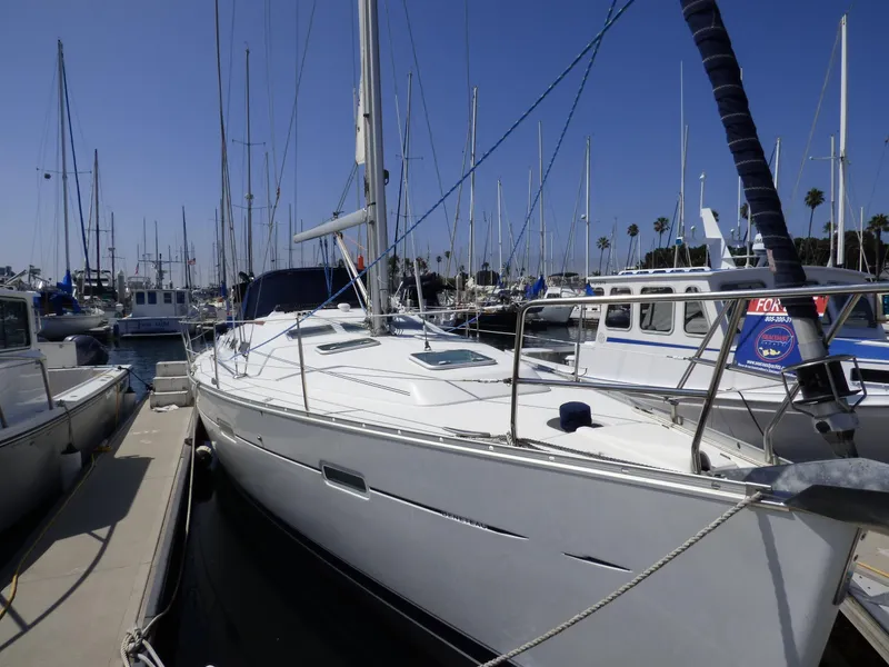 2004 Beneteau 373