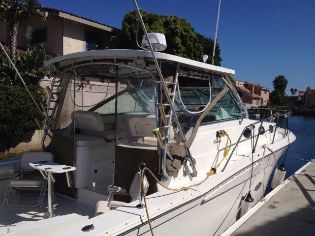 2001 Wellcraft 330 Coastal