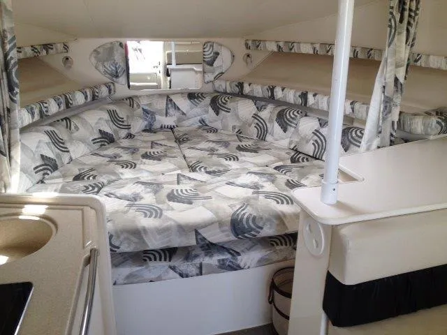 2001 Wellcraft 330 Coastal