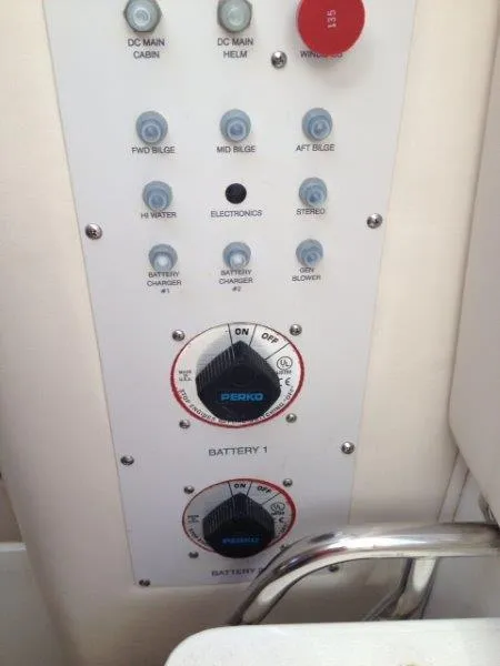 2001 Wellcraft 330 Coastal