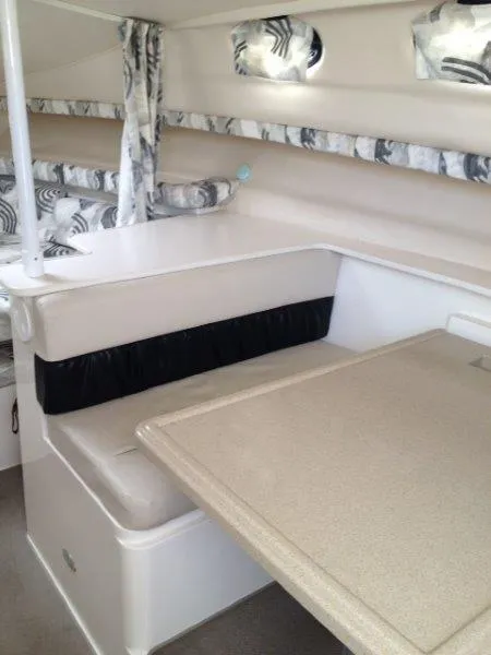 2001 Wellcraft 330 Coastal