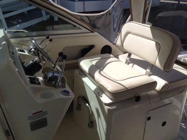 2001 Wellcraft 330 Coastal