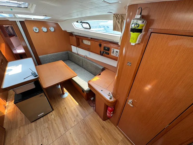 2008 Beneteau Oceanis 43
