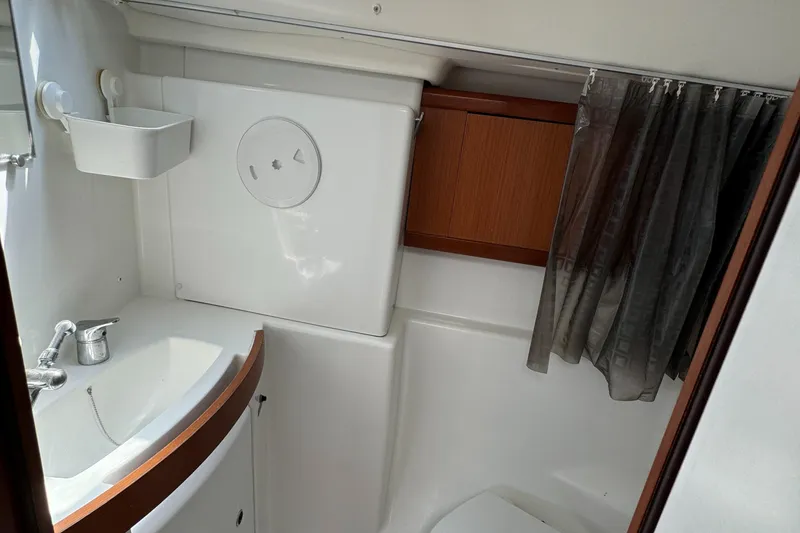 2008 Beneteau Oceanis 43
