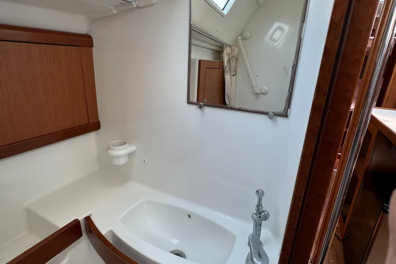 2008 Beneteau Oceanis 43