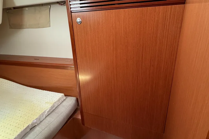 2008 Beneteau Oceanis 43