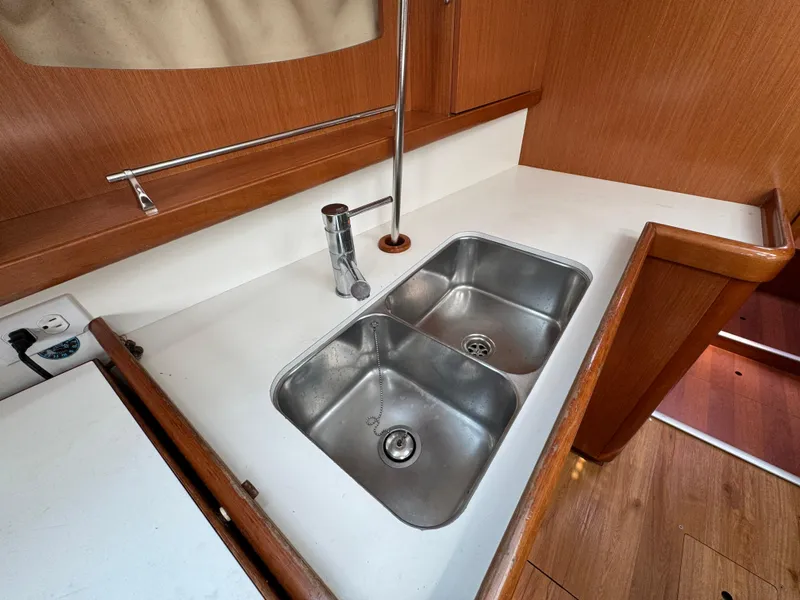 2008 Beneteau Oceanis 43