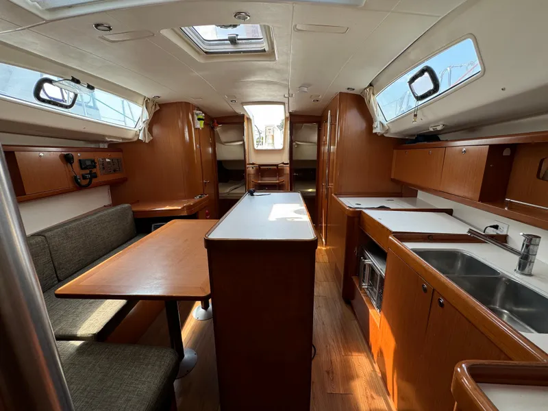 2008 Beneteau Oceanis 43