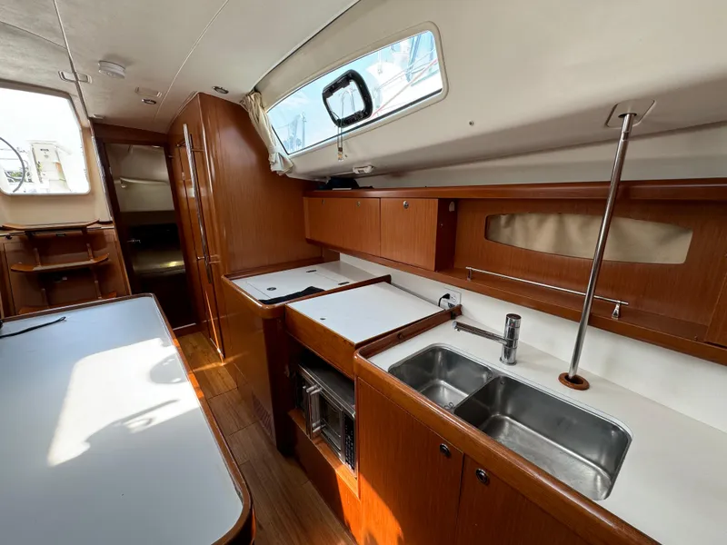 2008 Beneteau Oceanis 43