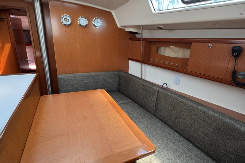 2008 Beneteau Oceanis 43