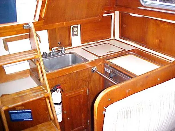 1984 Ericson 30+