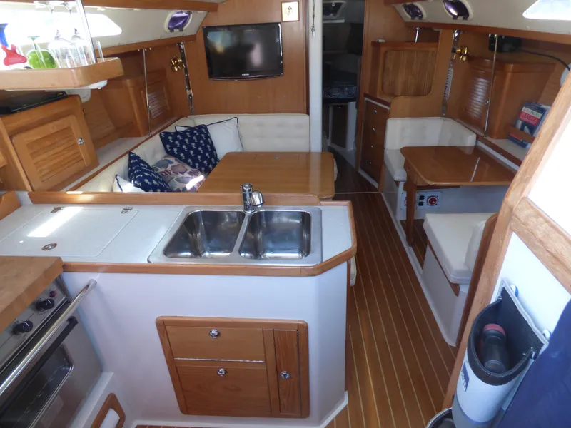 2005 Catalina 36 MkII