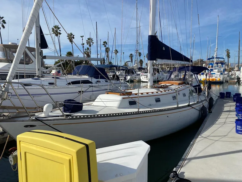 1974 Islander 44