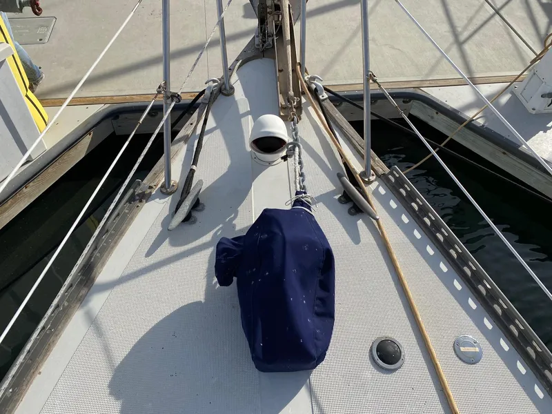 1974 Islander 44