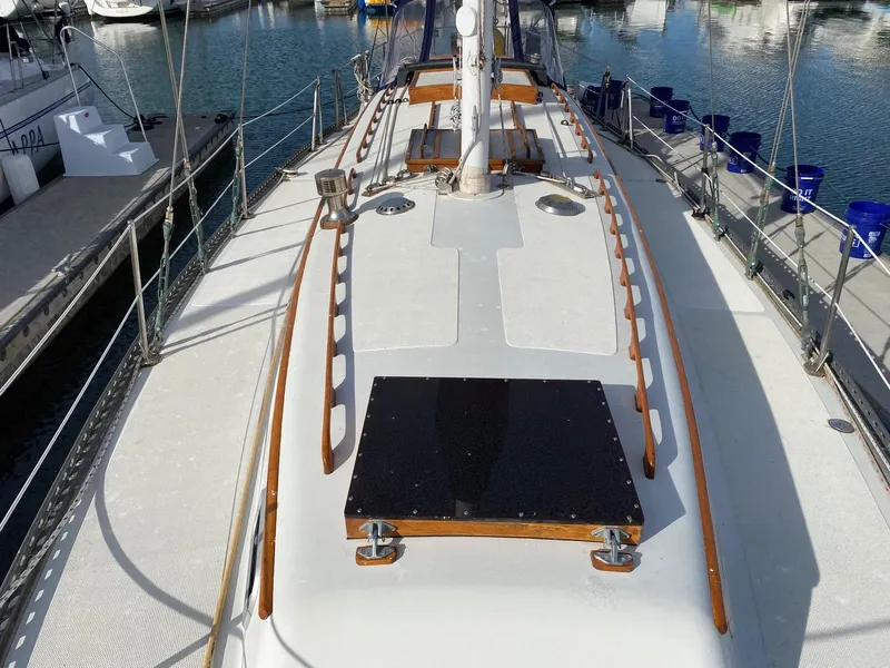1974 Islander 44