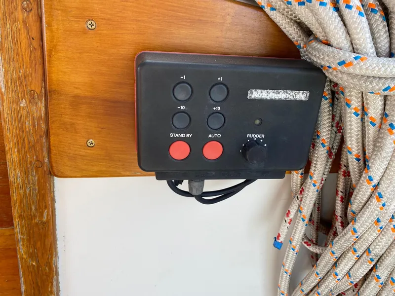 1974 Islander 44