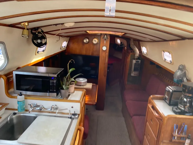 1974 Islander 44