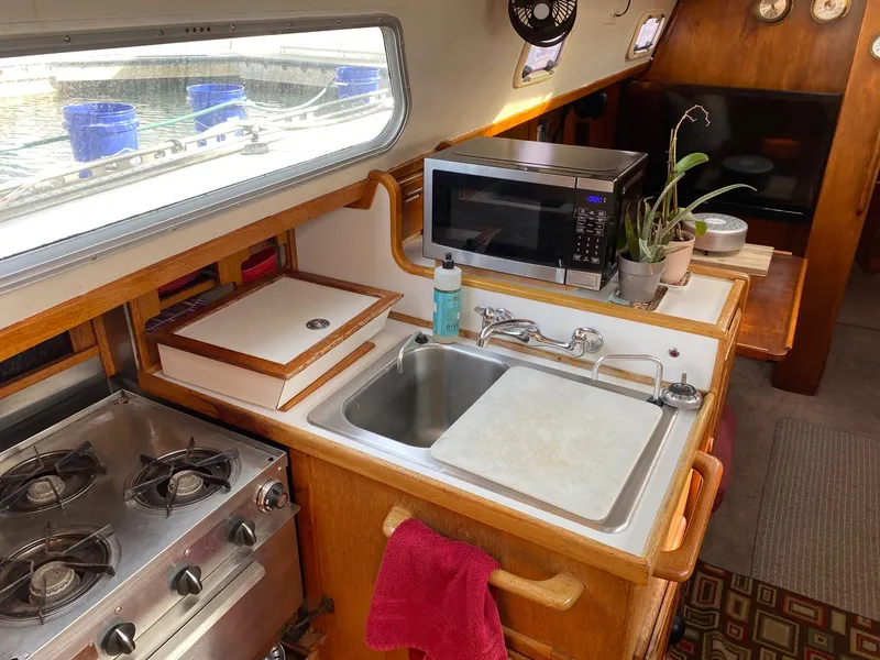 1974 Islander 44