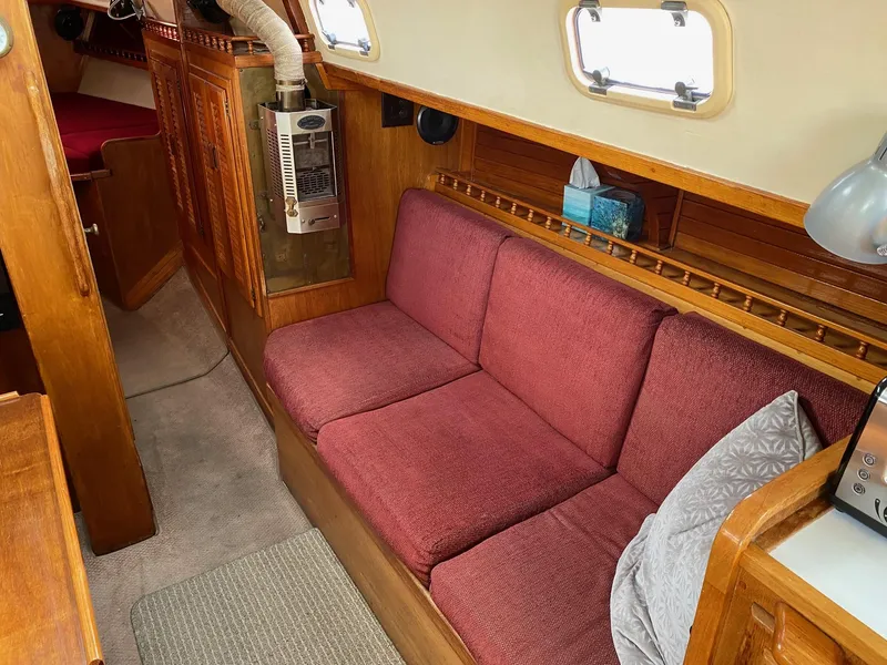 1974 Islander 44