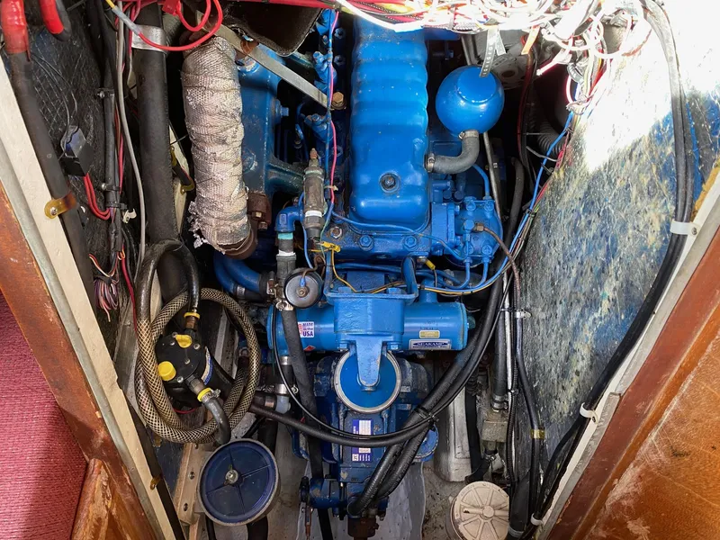 1974 Islander 44