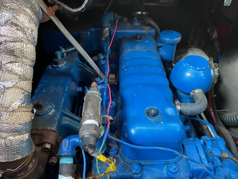 1974 Islander 44