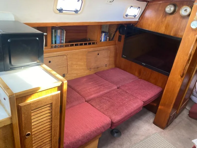 1974 Islander 44