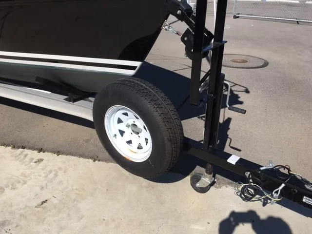 2013 MacGregor 26M