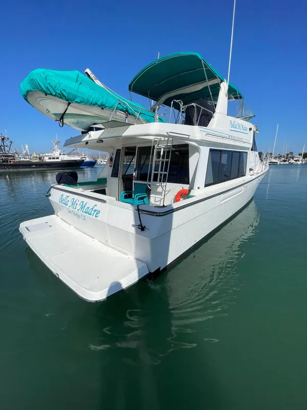 2000 Bayliner 4788 Pilot House Motoryacht