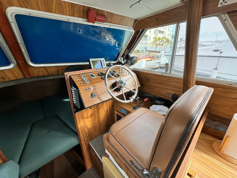 1976 Tollycraft 26 Sedan