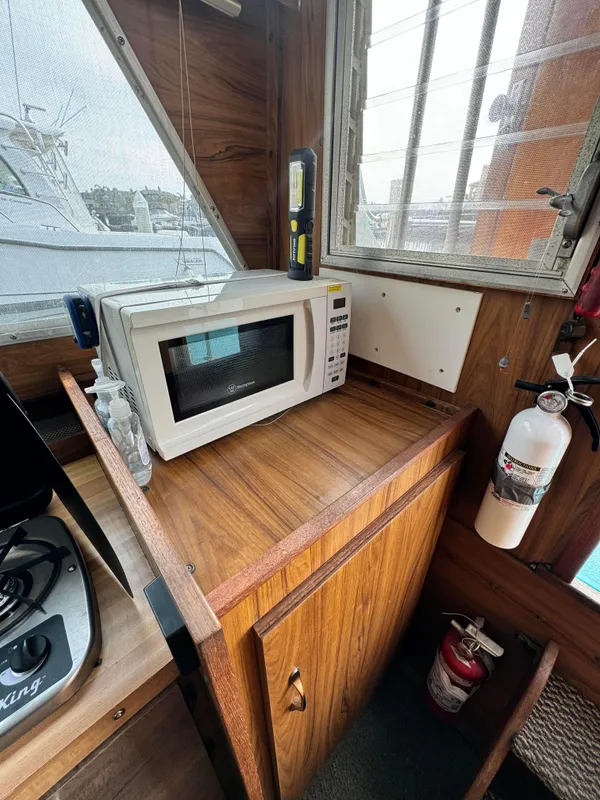 1976 Tollycraft 26 Sedan