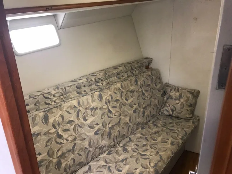 Fwd cabin bunk down