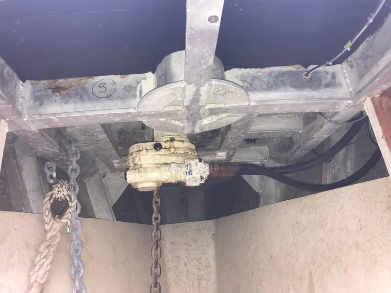 Sail locker under deck