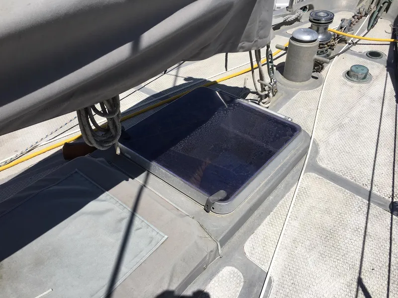 Sail locker closed