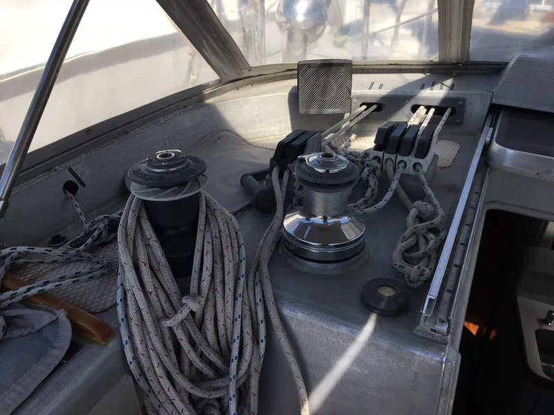 Port cabin top winches