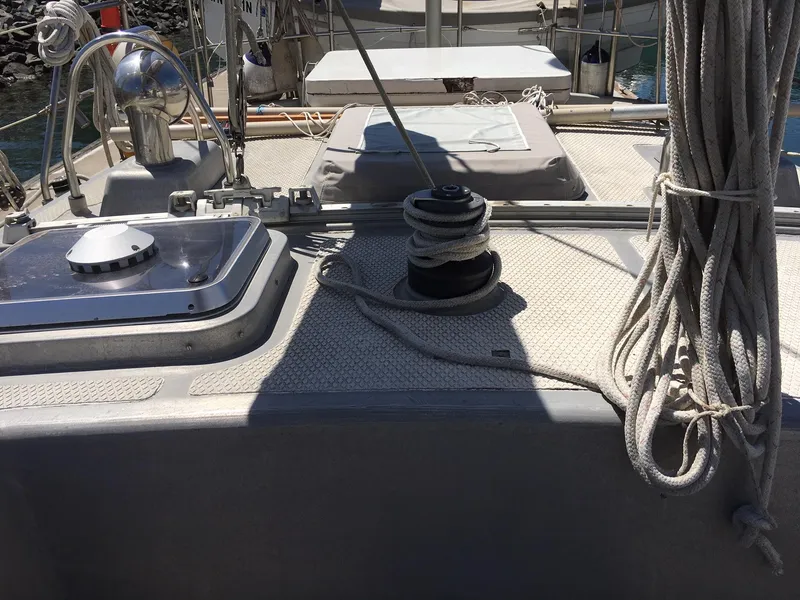 Aft main winch