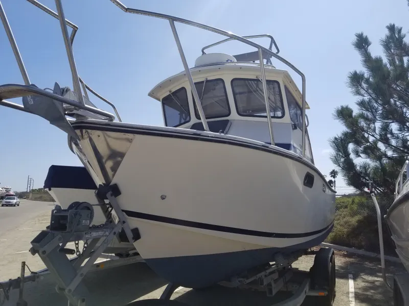 1987 Farallon 25