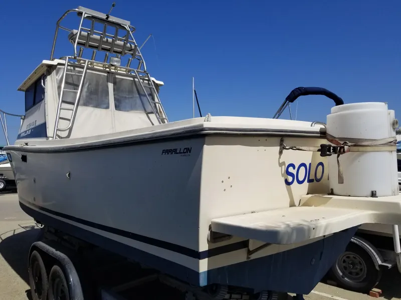 1987 Farallon 25