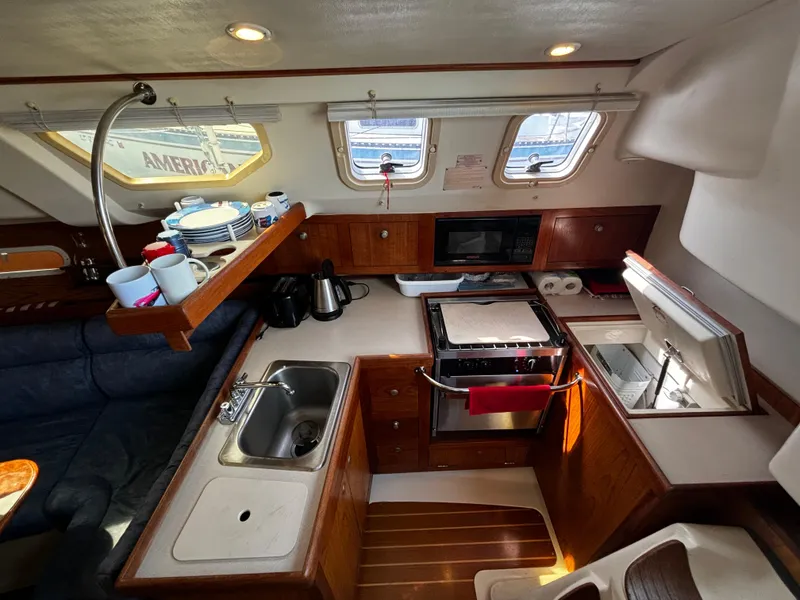 2000 Hunter 320