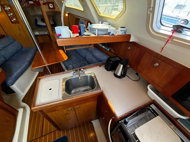 2000 Hunter 320